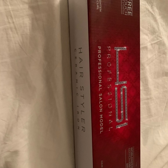 Hair Styling  Iron - Picture 3 of 4